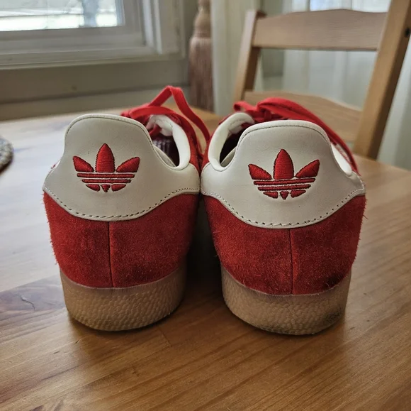 Adidas Women's Gazelle 'Scarlet Aluminum' Size 10 - Picture 4 of 7